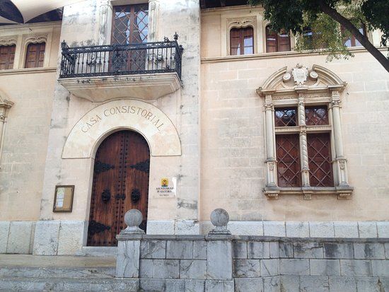 l'Ajuntament d'Alcúdia