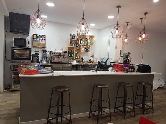 Tonik Snack Bar