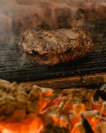 Can Blancos Grill