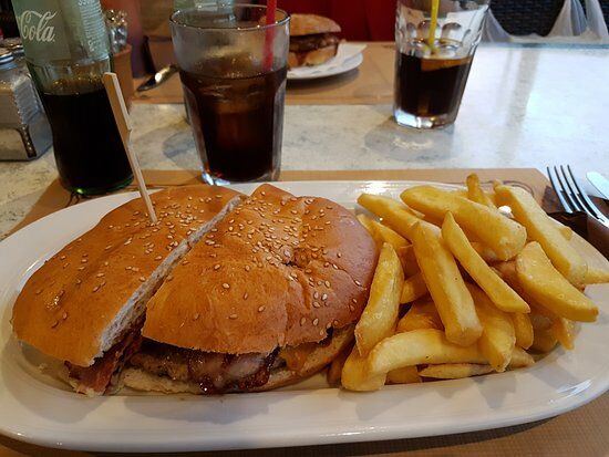 Johnnys Pub